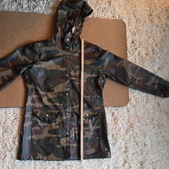Hershel Camouflage Hooded Raincoat - Picture 4 of 16